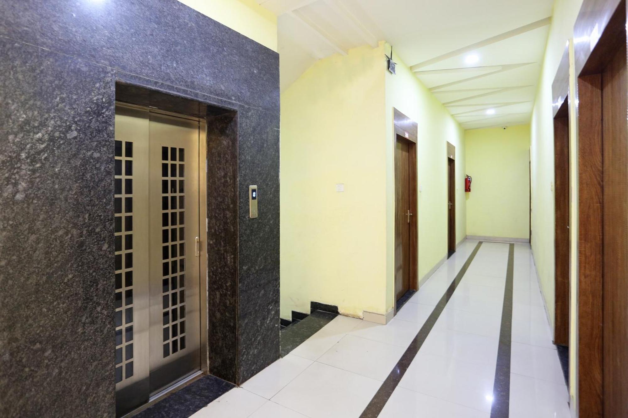 Collection O Hotel Pearl Rāipur Exterior foto